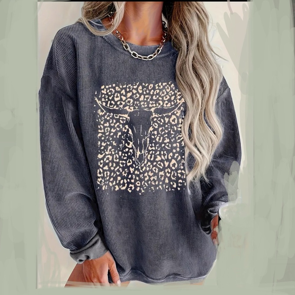 Cow Skull Ribbed Super Comfy Thin Sweatshirt NWOT - Picture 2 of 5